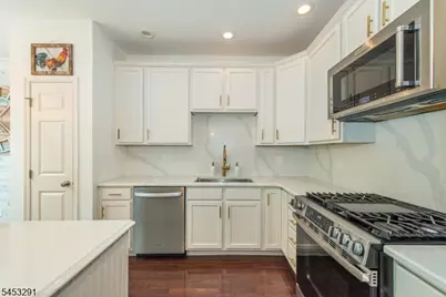 15 Julia Pl, Mount Olive, NJ 07828 - Photo 9