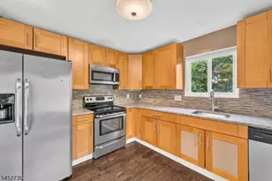 135 Hollow Oak Ct, Hillsborough Township, NJ 08844 - Photo 13