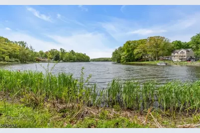 20 Plaza Dr, Hampton Township, NJ 07860 - Photo 9