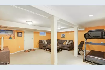 100 Mali Dr, North Plainfield, NJ 07062 - Photo 27