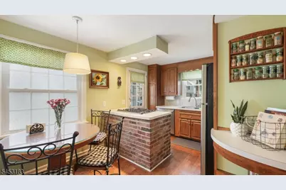 100 Mali Dr, North Plainfield, NJ 07062 - Photo 7