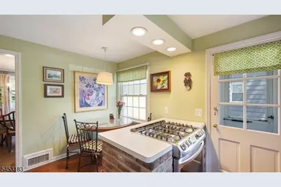 100 Mali Dr, North Plainfield, NJ 07062 - Photo 9