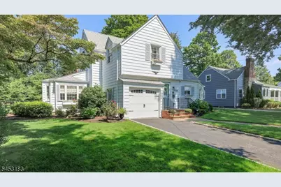 100 Mali Dr, North Plainfield, NJ 07062 - Photo 1
