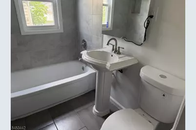 1110 Bower St, Linden, NJ 07036 - Photo 7
