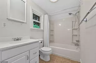 32 Hoffmans Crossing Rd, Lebanon Township, NJ 07830 - Photo 5