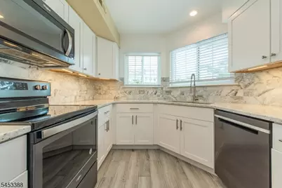8 Ashley Court #8, Bedminster Township, NJ 07921 - Photo 9