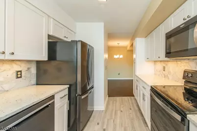 8 Ashley Court #8, Bedminster Township, NJ 07921 - Photo 11