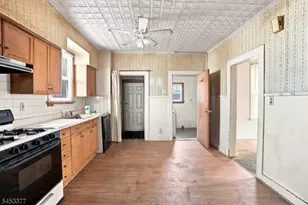 223 Montgomery St, Bloomfield, NJ 07003 - Photo 15