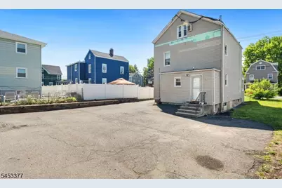 223 Montgomery St, Bloomfield, NJ 07003 - Photo 23