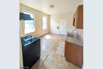65 Linden Ave, East Orange, NJ 07018 - Photo 5