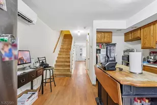 22 Hecker St, Newark, NJ 07103 - Photo 11