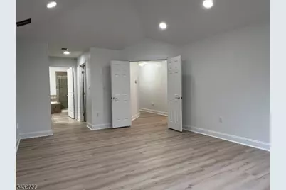 311 Kensington Ln, Livingston, NJ 07039 - Photo 21