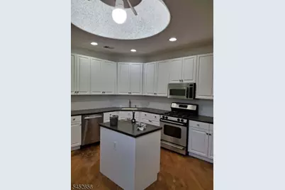 311 Kensington Ln, Livingston, NJ 07039 - Photo 7