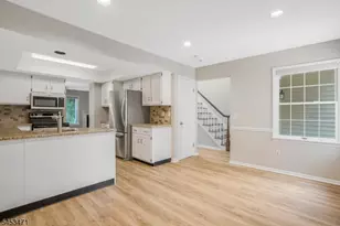 54 Eton Ct, Bedminster Township, NJ 07921 - Photo 3