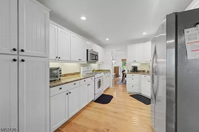 4 Jesse Ct, Montville Township, NJ 07045 - Photo 9