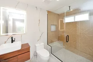 49 Center St, Clifton, NJ 07011 - Photo 5