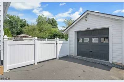 17 Ferncliff Rd, Bloomfield, NJ 07003 - Photo 15