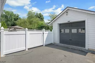 17 Ferncliff Rd, Bloomfield, NJ 07003 - Photo 15
