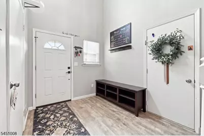 47 Colby Ct, White Township, NJ 07823 - Photo 5