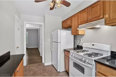 180 Summit Ave #E4, Summit, NJ 07901 - Photo 3