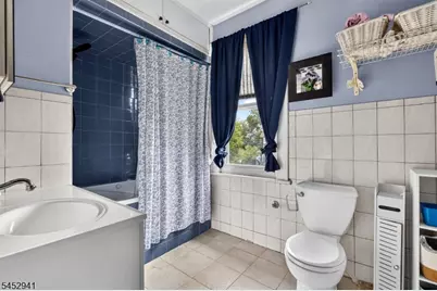 136 W Gibbons St, Linden, NJ 07036 - Photo 23