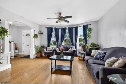 136 W Gibbons St, Linden, NJ 07036 - Photo 7