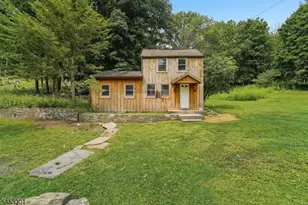 135 Millbrook Rd, Hardwick Township, NJ 07825 - Photo 25