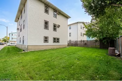 19 Village Pl, Secaucus, NJ 07094 - Photo 29