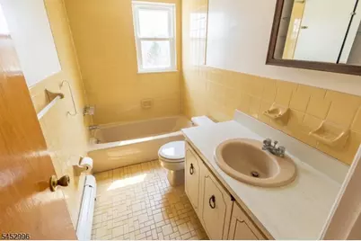 19 Village Pl, Secaucus, NJ 07094 - Photo 21