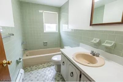 19 Village Pl, Secaucus, NJ 07094 - Photo 23
