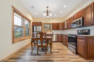 13 Johnston Dr, Bethlehem Township, NJ 08804 - Photo 7