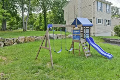 117 Vermont Trl, Hopatcong, NJ 07843 - Photo 23