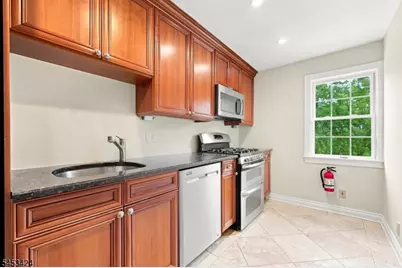 67-75 New England Ave #71d, Summit, NJ 07901 - Photo 11
