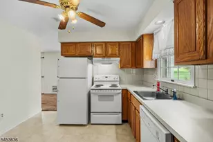 309 Sparrow Ct, Readington, NJ 08887 - Photo 9
