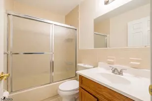 3003 N Oaks Blvd, North Brunswick Township, NJ 08902 - Photo 19