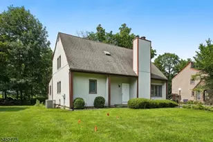 4 Arbor Ct, Livingston, NJ 07039 - Photo 3