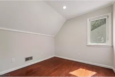 4 Arbor Ct, Livingston, NJ 07039 - Photo 23