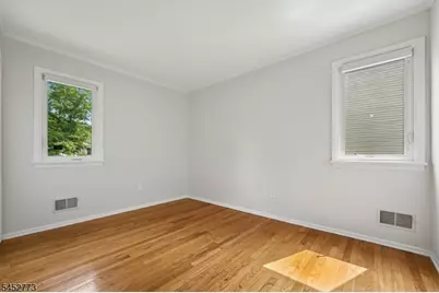4 Arbor Ct, Livingston, NJ 07039 - Photo 19