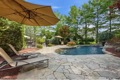 319 Valley View Cir, Freehold Township, NJ 07728 - Photo 45
