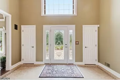 319 Valley View Cir, Freehold Township, NJ 07728 - Photo 5