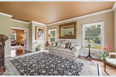 319 Valley View Cir, Freehold Township, NJ 07728 - Photo 7