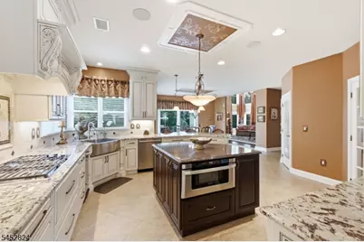 319 Valley View Cir, Freehold Township, NJ 07728 - Photo 19