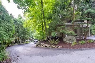 25 Decker Pond Trl, Vernon, NJ 07461 - Photo 23