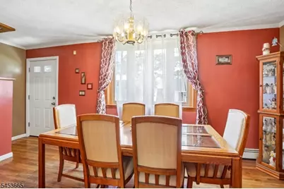 10 Independence Dr, Roselle, NJ 07203 - Photo 9