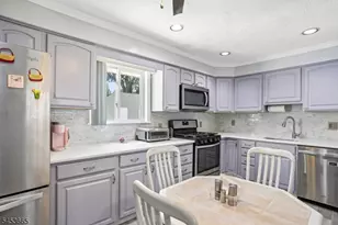 10 Independence Dr, Roselle, NJ 07203 - Photo 3