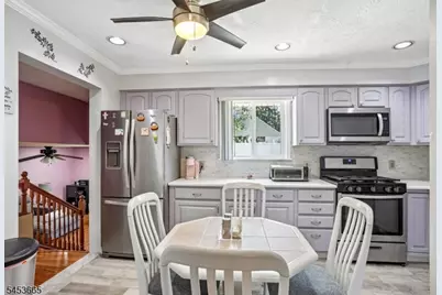 10 Independence Dr, Roselle, NJ 07203 - Photo 17