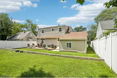 10 Independence Dr, Roselle, NJ 07203 - Photo 39