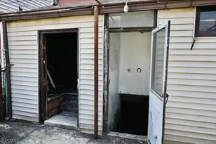 77 Columbia St, Newark, NJ 07102 - Photo 11