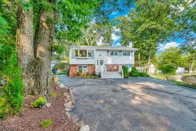 59 Shawnee Rd, Hopatcong, NJ 07843 - Photo 3