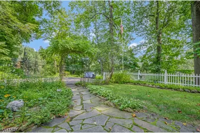 173 Hillcrest Rd, Watchung, NJ 07069 - Photo 3
